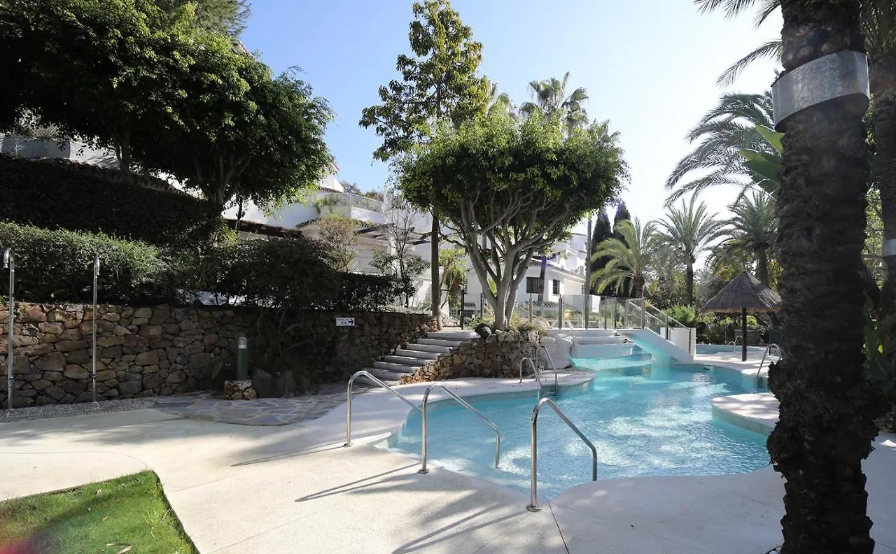 Golden Beach Holiday Home With Jacuzzi Marbella