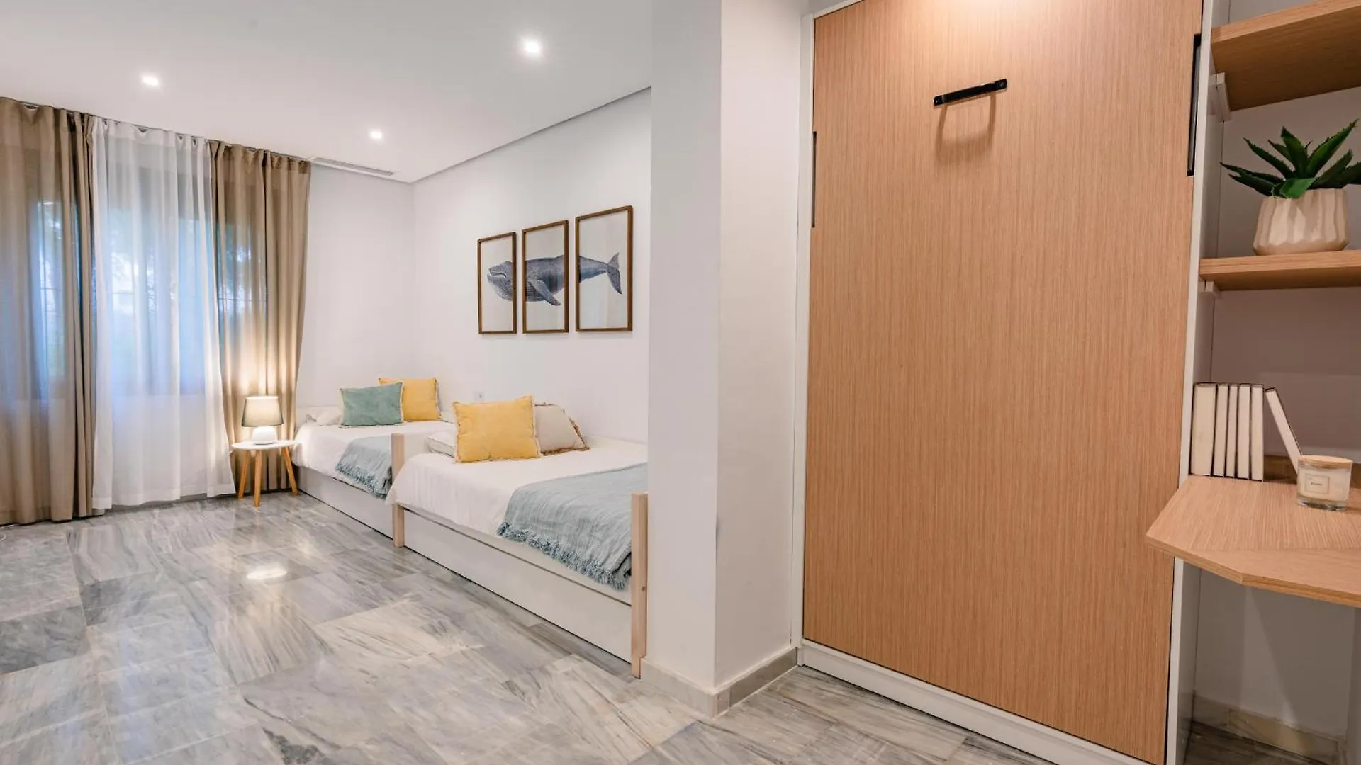 Golden Beach Holiday Home With Jacuzzi Марбелья