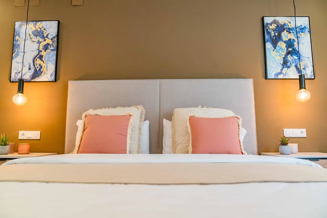 Golden Beach Holiday Home With Jacuzzi Marbella