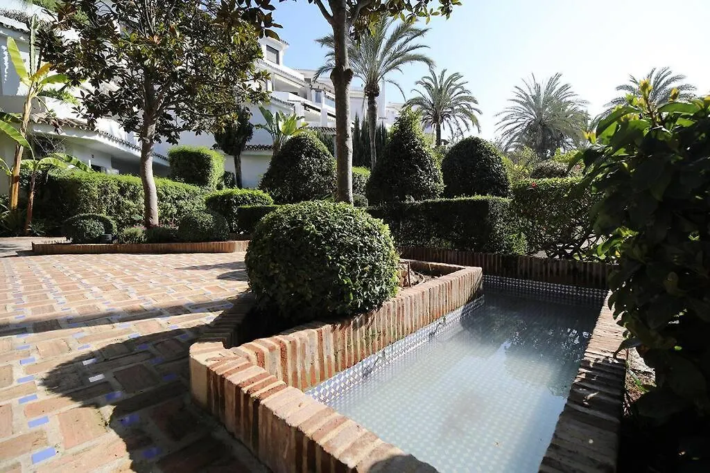 Golden Beach Holiday Home With Jacuzzi Marbella