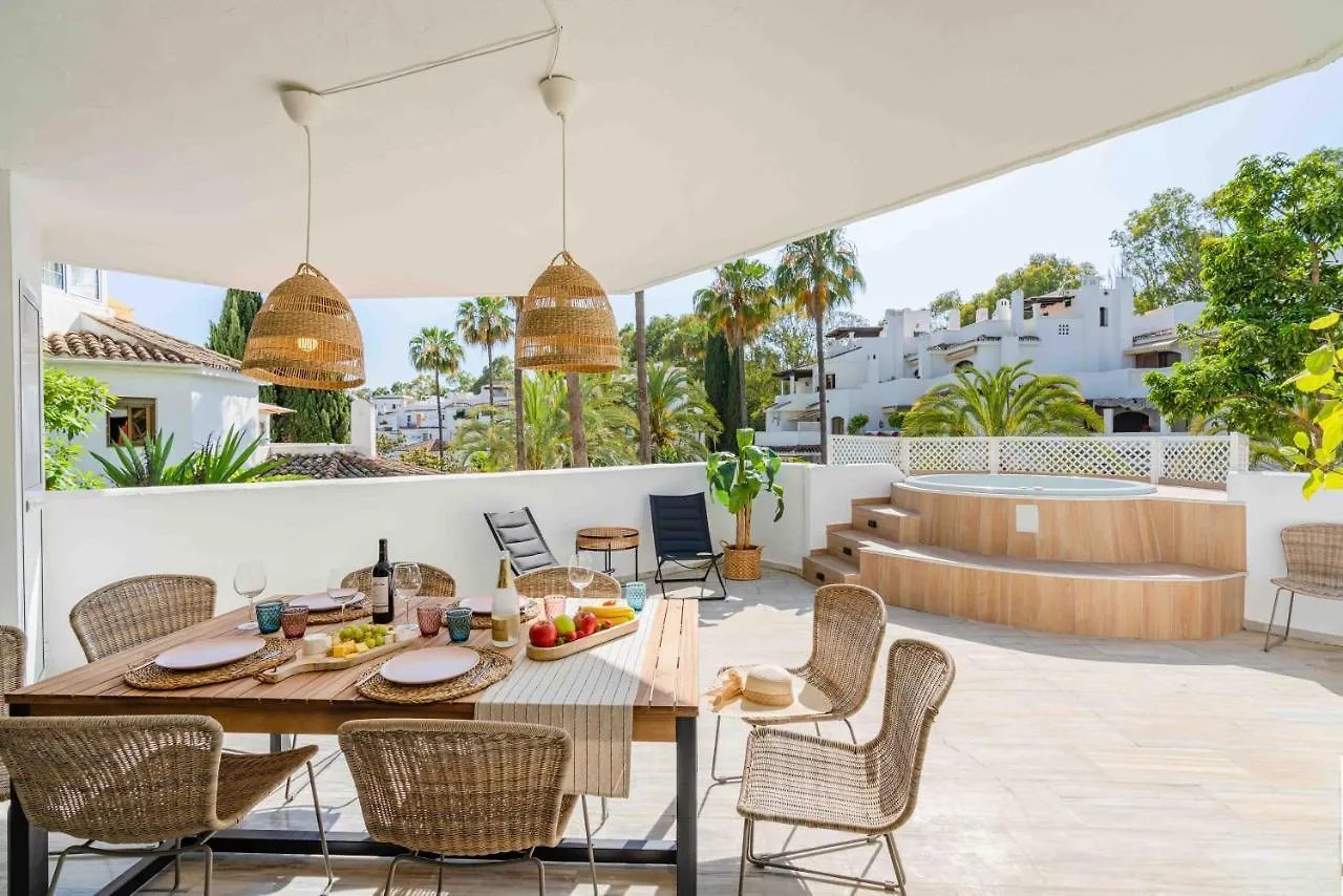 Golden Beach Holiday Home With Jacuzzi Marbella