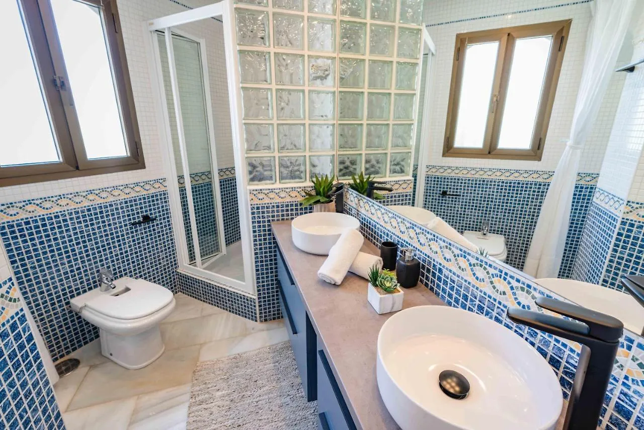 Golden Beach Holiday Home With Jacuzzi Marbella